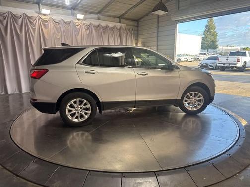 Silver Ice Metallic 2020 Chevrolet Equinox 1LT