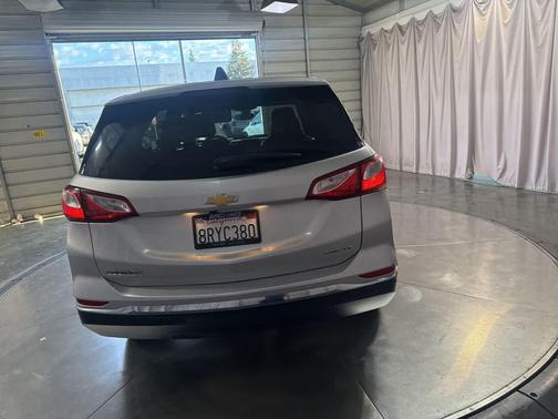 Silver Ice Metallic 2020 Chevrolet Equinox 1LT