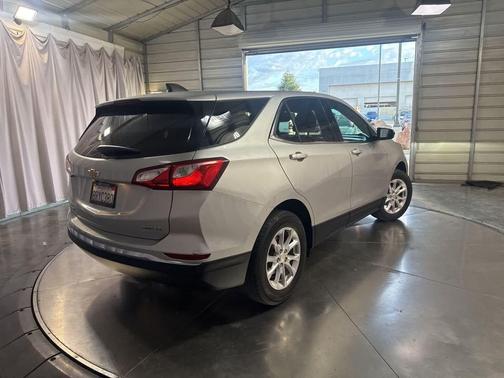 Silver Ice Metallic 2020 Chevrolet Equinox 1LT
