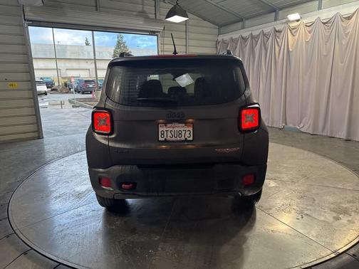 2016 Jeep Renegade Trailhawk
