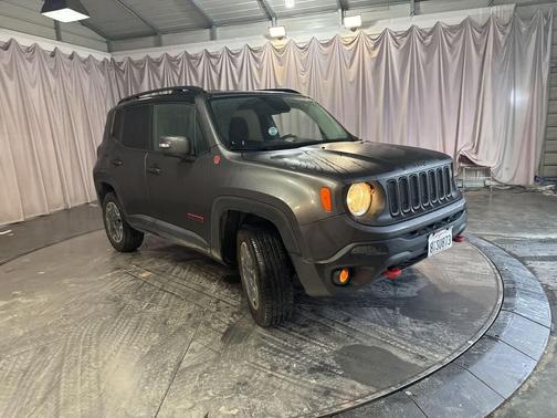 2016 Jeep Renegade Trailhawk