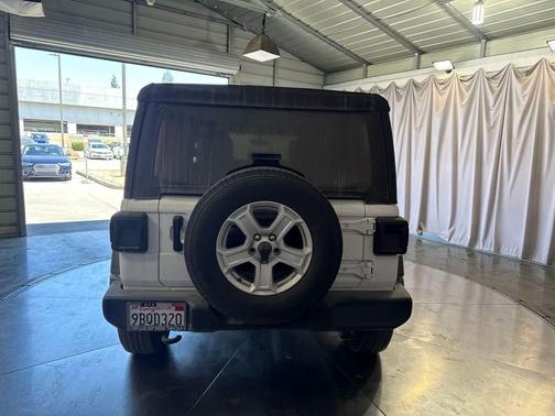 Bright White Clearcoat 2022 Jeep Wrangler Unlimited Sport