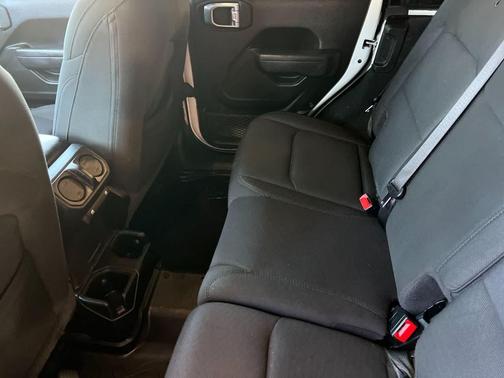 Bright White Clearcoat 2022 Jeep Wrangler Unlimited Sport