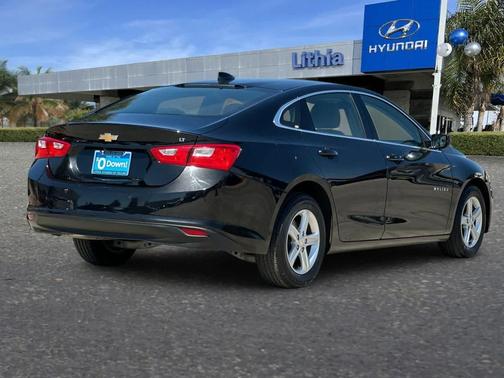 Mosaic Black Metallic 2024 Chevrolet Malibu LT