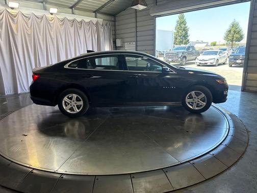 Mosaic Black Metallic 2024 Chevrolet Malibu LT