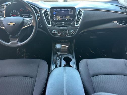 Mosaic Black Metallic 2024 Chevrolet Malibu LT