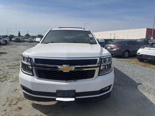 Summit White 2017 Chevrolet Suburban LT
