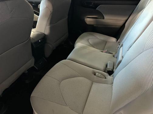 Wind Chill Pearl 2023 Toyota Highlander LE