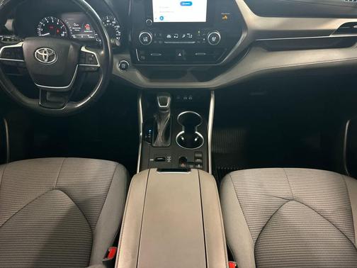 Wind Chill Pearl 2023 Toyota Highlander LE