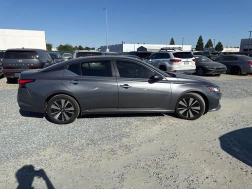 Gun Metallic 2021 Nissan Altima 2.5 SV