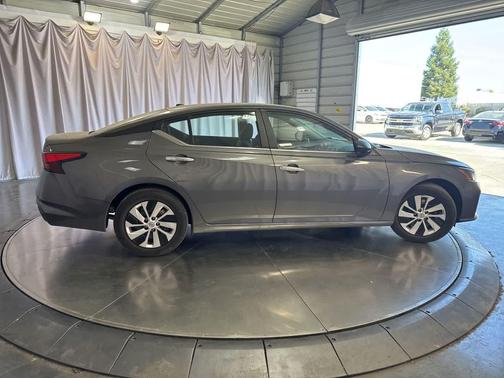 Gun Metallic 2025 Nissan Altima S