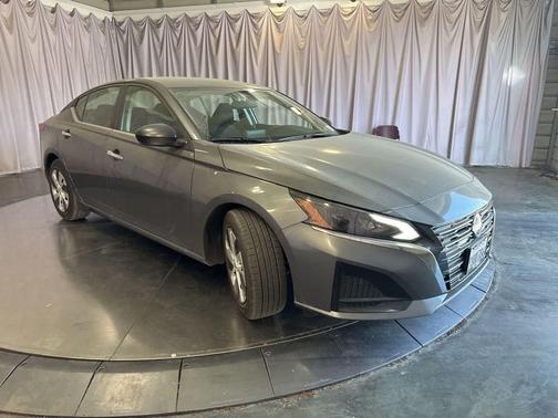 Gun Metallic 2025 Nissan Altima S