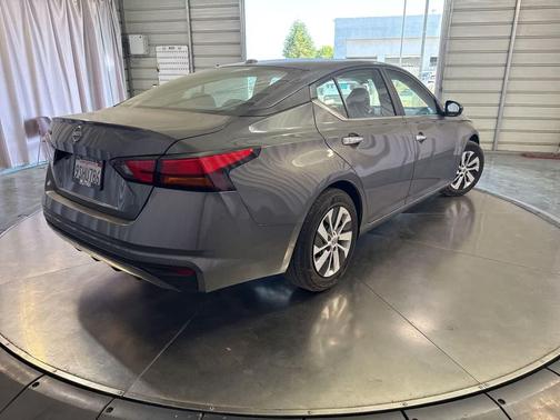 Gun Metallic 2025 Nissan Altima S