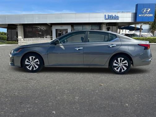 Gun Metallic 2025 Nissan Altima S