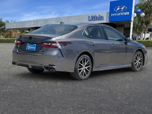 Predawn Gray Mica 2023 Toyota Camry SE