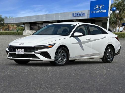 2024 Hyundai ELANTRA SEL