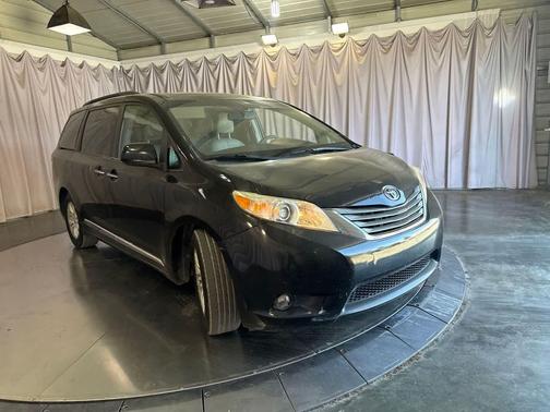 Black 2014 Toyota Sienna XLE