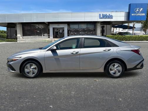Fluid Metal 2026 Hyundai ELANTRA SE