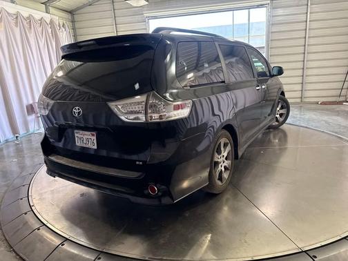 Attitude Black 2015 Toyota Sienna SE