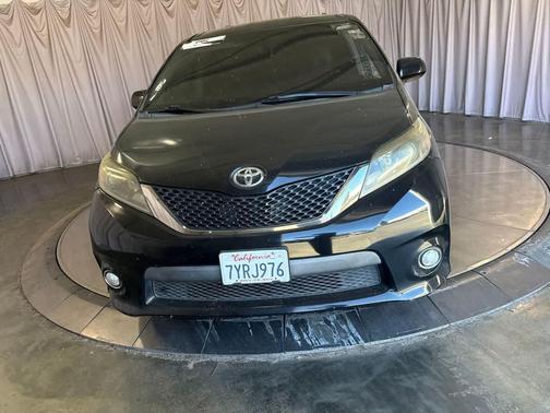 Attitude Black 2015 Toyota Sienna SE