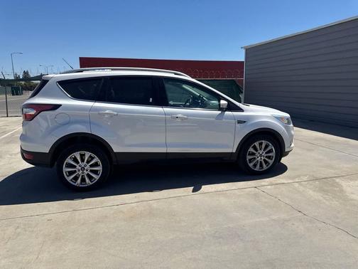 White Platinum Metallic Tri-Coat 2017 Ford Escape Titanium