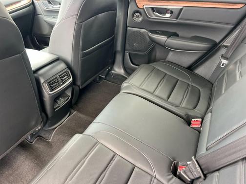 Platinum White Pearl 2021 Honda CR-V Hybrid Touring