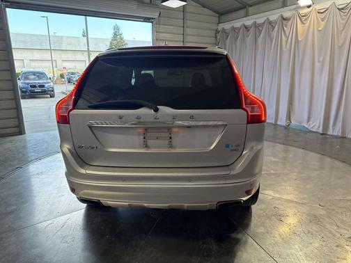 2015 Volvo XC60 T6 Platinum
