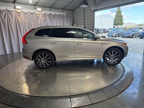 2015 Volvo XC60 T6 Platinum