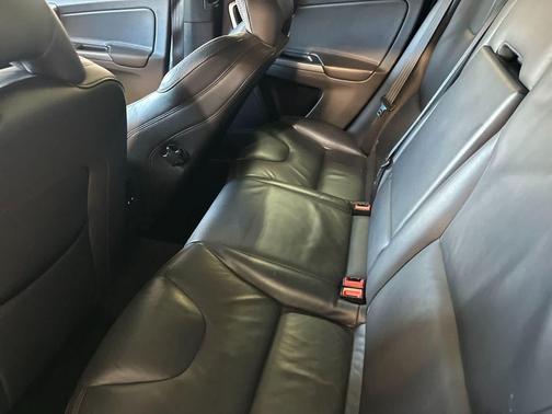 2015 Volvo XC60 T6 Platinum