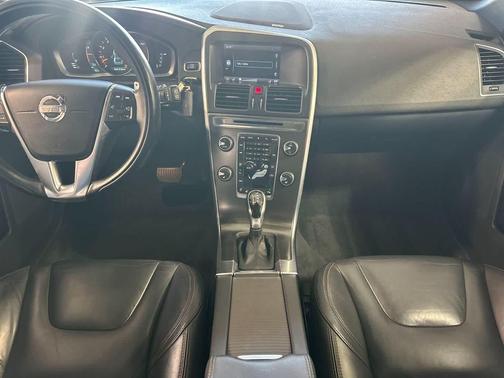 2015 Volvo XC60 T6 Platinum