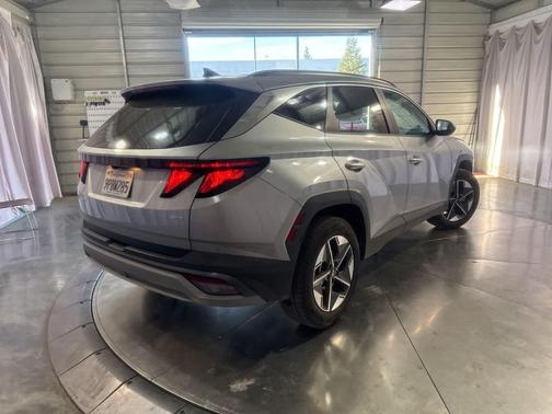 Shimmering Silver 2025 Hyundai TUCSON SEL