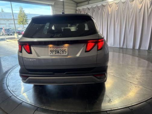 Shimmering Silver 2025 Hyundai TUCSON SEL