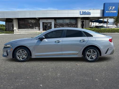 Everlasting Silver 2021 Kia K5 LX