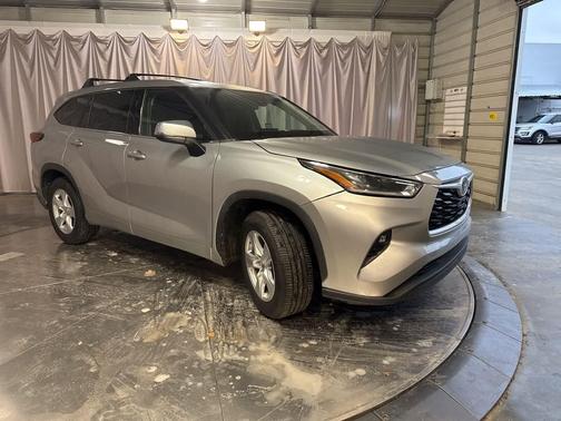 2021 Toyota Highlander LE