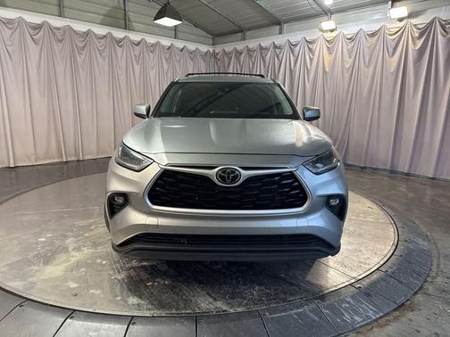 2021 Toyota Highlander LE