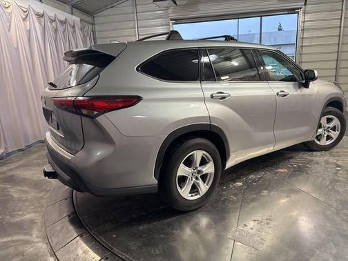 2021 Toyota Highlander LE