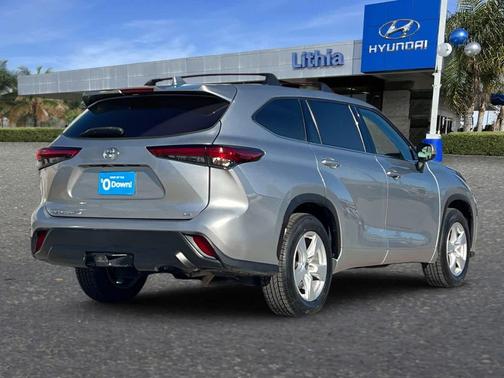 2021 Toyota Highlander LE
