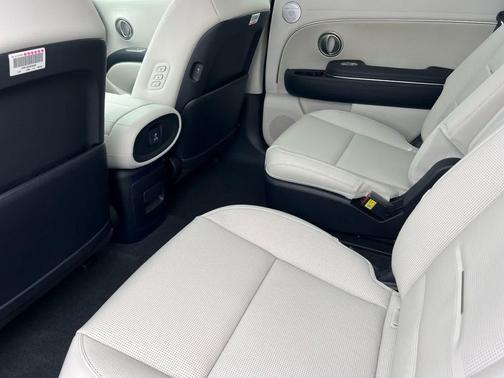 Typhoon Silver Metallic 2026 Hyundai Palisade Hybrid Calligraphy