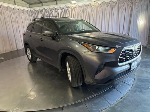 Magnetic Gray Metallic 2021 Toyota Highlander L