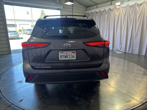 Magnetic Gray Metallic 2021 Toyota Highlander L