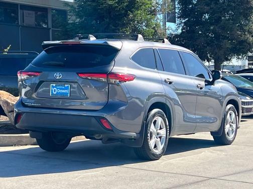 Magnetic Gray Metallic 2021 Toyota Highlander L