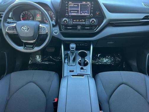 Magnetic Gray Metallic 2021 Toyota Highlander L