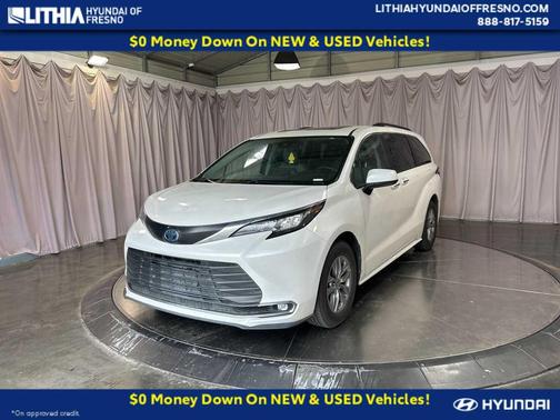 2023 Toyota Sienna XLE