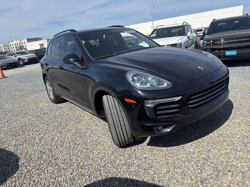 Black 2016 Porsche Cayenne Cayenne