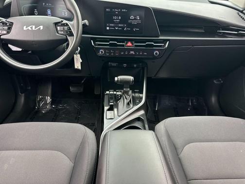 Aurora Black Pearl 2023 Kia Niro LX