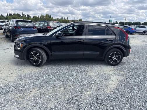 Aurora Black Pearl 2023 Kia Niro LX