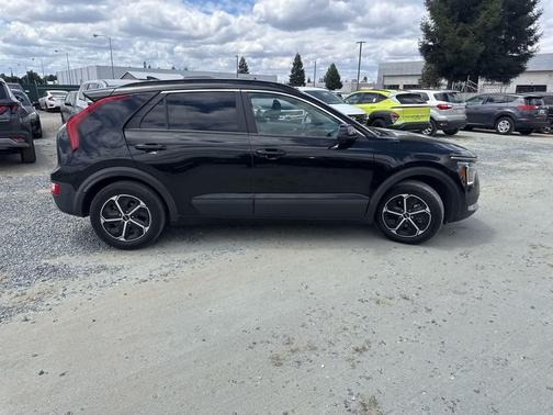 Aurora Black Pearl 2023 Kia Niro LX