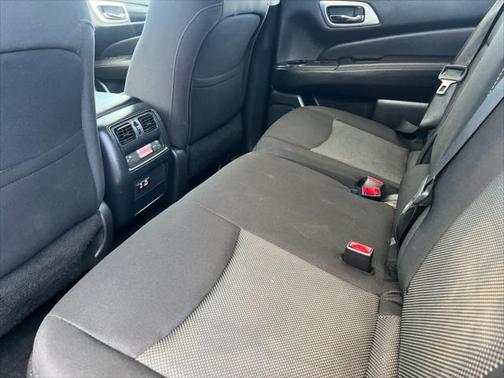 2020 Nissan Pathfinder S 2WD