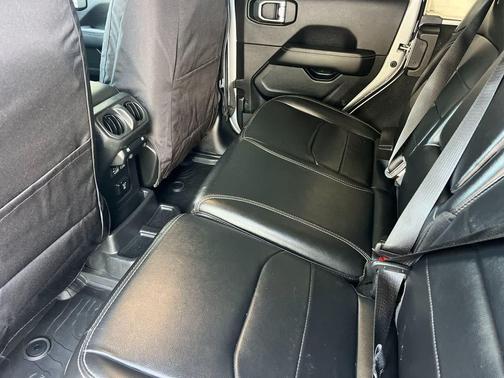 Silver Zynith Clearcoat 2023 Jeep Wrangler 4xe Sahara