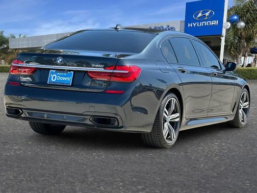 Singapore Gray Metallic 2019 BMW 740 740i